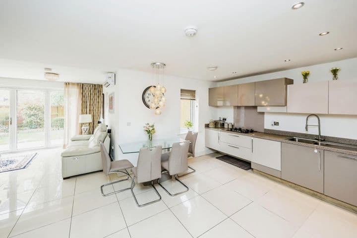 4 bedrooms house for sale in Mirfield, United Kingdom - Image 2