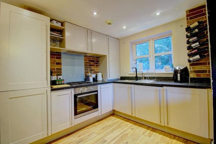 2 bedrooms apartment for sale in Tamworth, United Kingdom - Image 5