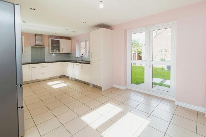 4 bedrooms house for sale in Milton Keynes, United Kingdom - Image 3