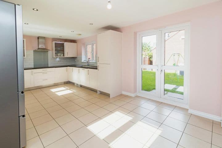 4 bedrooms house for sale in Milton Keynes, United Kingdom - Image 3