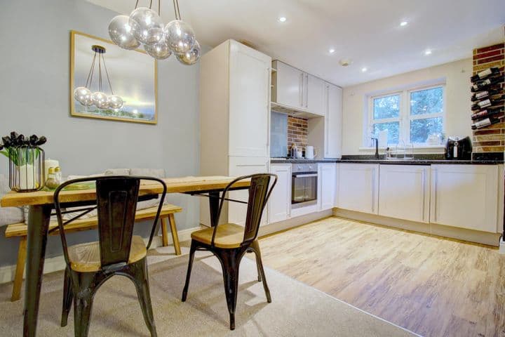 2 bedrooms apartment for sale in Tamworth, United Kingdom - Image 4