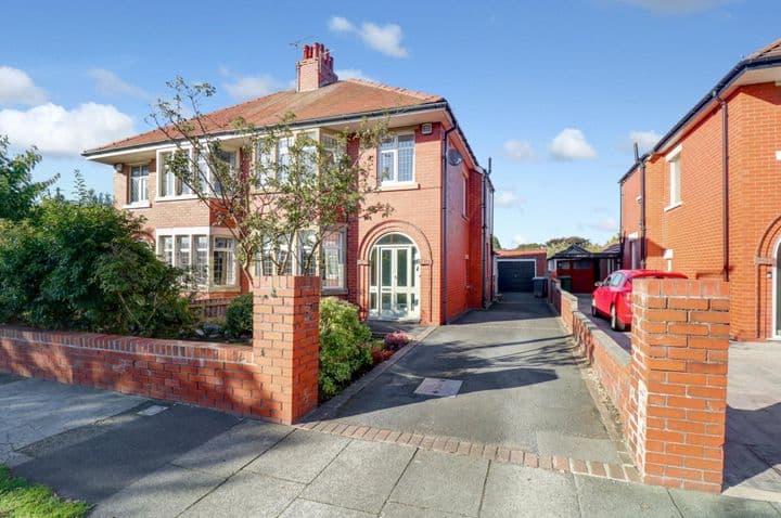 3 bedrooms house for sale in Lytham St. Annes, United Kingdom - Image 2