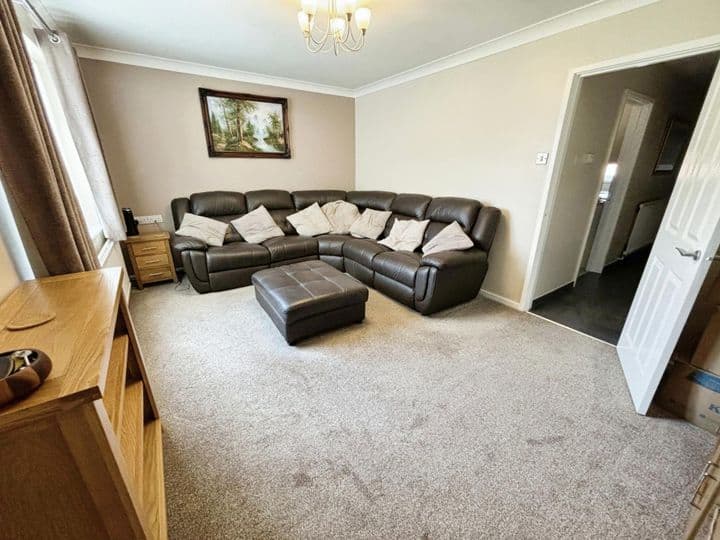 3 bedrooms house for sale in North Hykeham, United Kingdom - Image 4