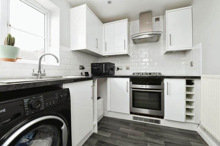 2 bedrooms apartment for sale in Chelmsford, United Kingdom - Image 5