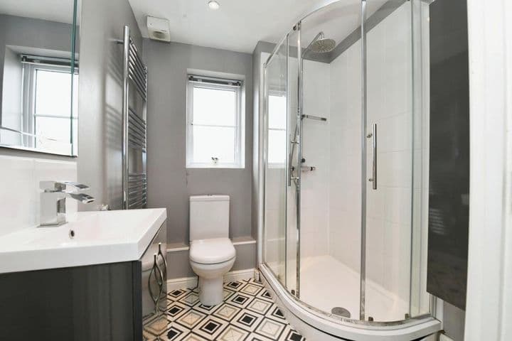 2 bedrooms apartment for sale in Chelmsford, United Kingdom - Image 4