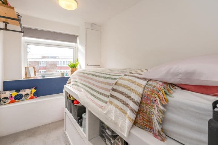 2 bedrooms apartment for sale in London, United Kingdom - Image 7