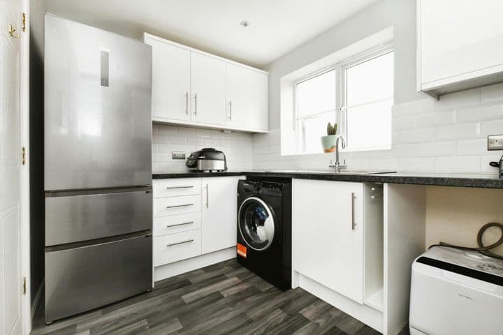 2 bedrooms apartment for sale in Chelmsford, United Kingdom - Image 11