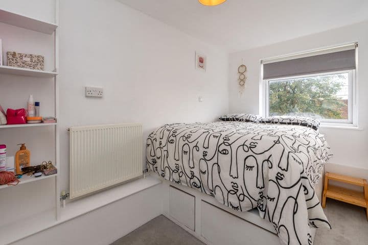 2 bedrooms apartment for sale in London, United Kingdom - Image 6