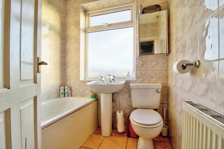 3 bedrooms house for sale in Rainham, United Kingdom - Image 9