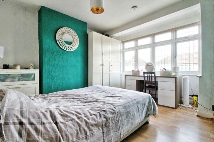 3 bedrooms house for sale in Rainham, United Kingdom - Image 7