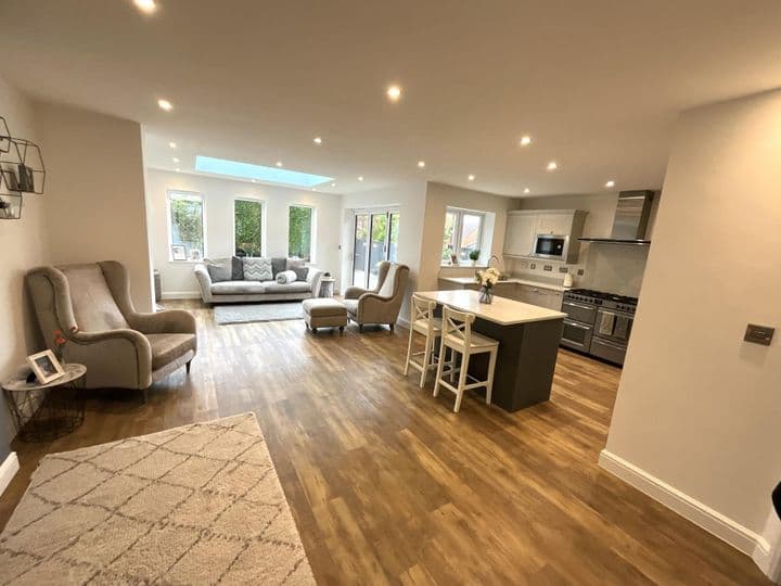 4 bedrooms house for sale in Derbyshire, United Kingdom - Image 3