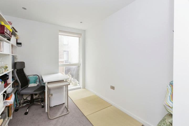 3 bedrooms apartment for sale in London, United Kingdom - Image 10