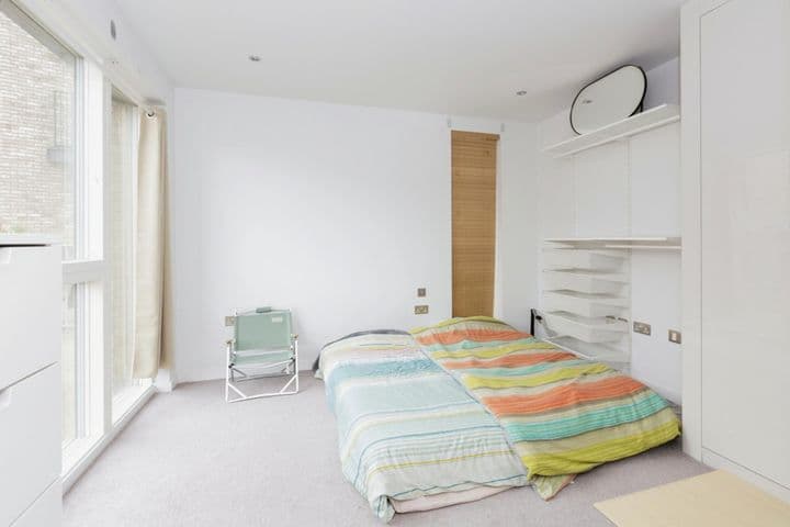 3 bedrooms apartment for sale in London, United Kingdom - Image 7