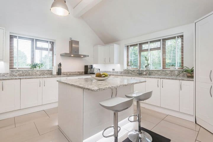 4 bedrooms house for sale in Thatcham, United Kingdom - Image 2