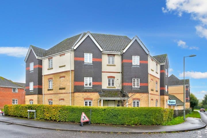 2 bedrooms apartment for sale in Basingstoke, United Kingdom - Image 2