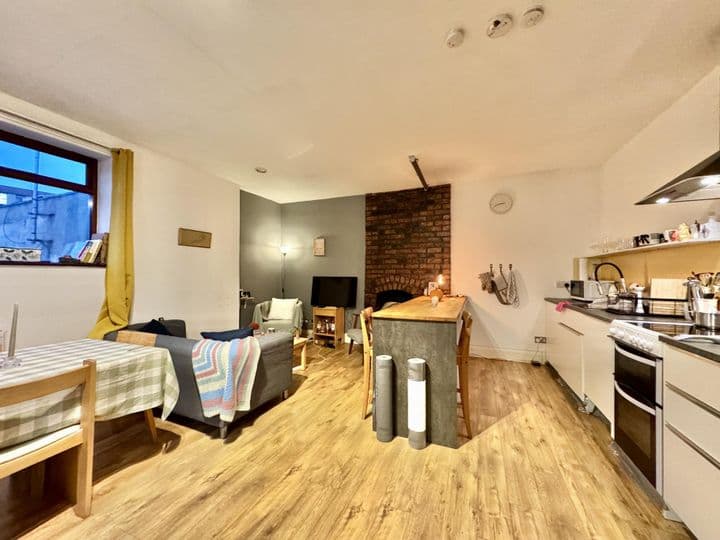 2 bedrooms apartment for sale in Manchester, United Kingdom - Image 3