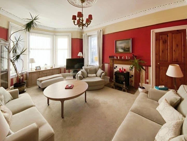 3 bedrooms apartment for sale in Glasgow, United Kingdom - Image 3