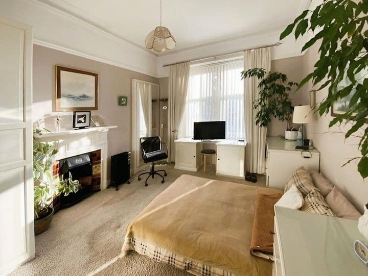 3 bedrooms apartment for sale in Glasgow, United Kingdom - Image 5