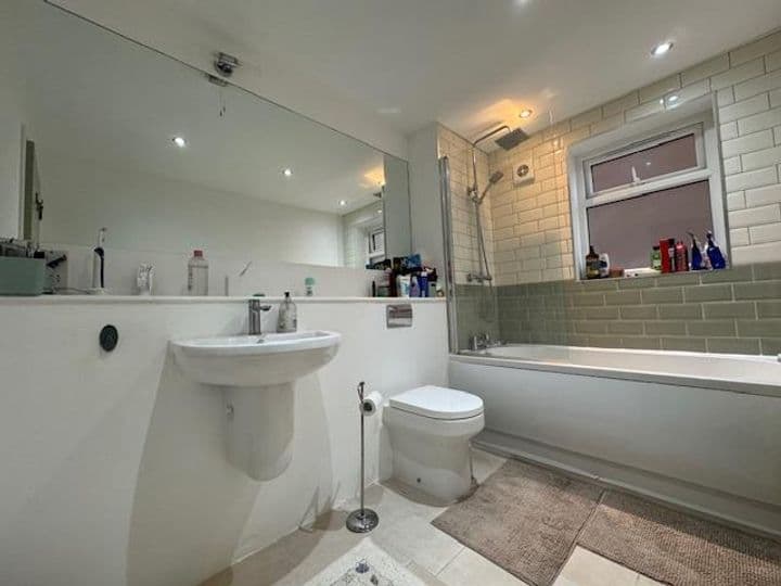 2 bedrooms apartment for sale in Bristol, United Kingdom - Image 8