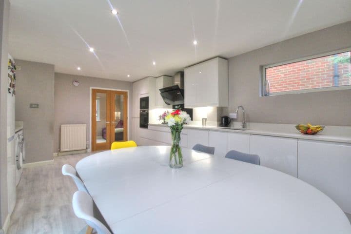 4 bedrooms house for sale in Basildon, United Kingdom - Image 5