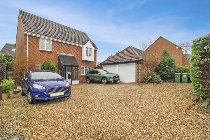 4 bedrooms house for sale in Basildon, United Kingdom - Image 2