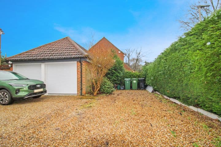 4 bedrooms house for sale in Basildon, United Kingdom - Image 3