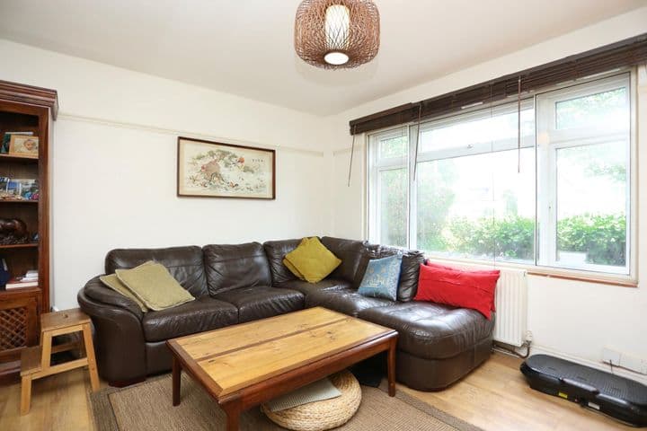 3 bedrooms house for sale in London, United Kingdom - Image 4