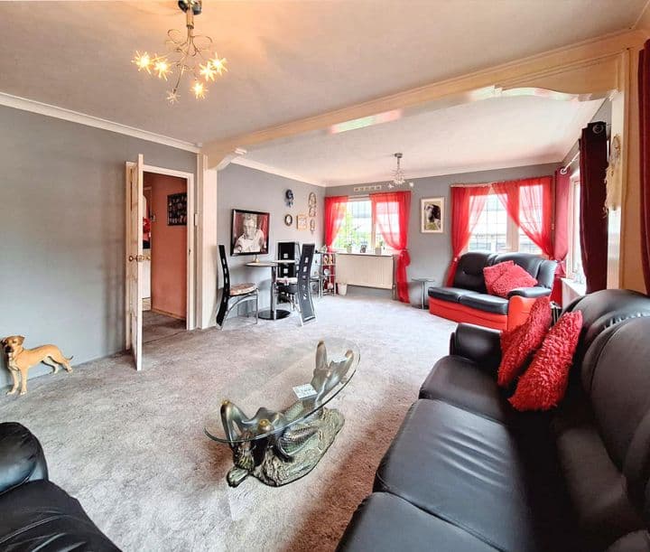 3 bedrooms other for sale in Addlestone, United Kingdom - Image 3