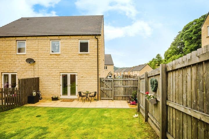 3 bedrooms house for sale in Huddersfield, United Kingdom - Image 3