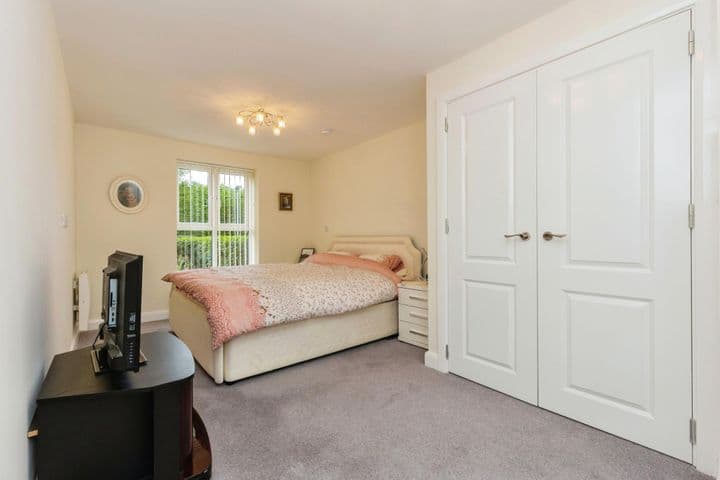 2 bedrooms apartment for sale in Stockport, United Kingdom - Image 9