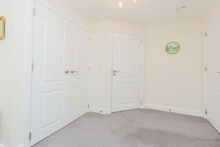 2 bedrooms apartment for sale in Stockport, United Kingdom - Image 10