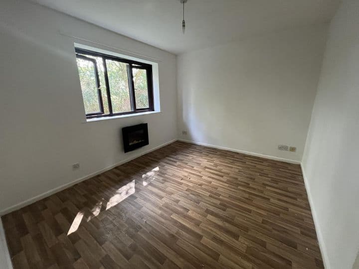 2 bedrooms apartment for sale in Stoke-On-Trent, United Kingdom - Image 9