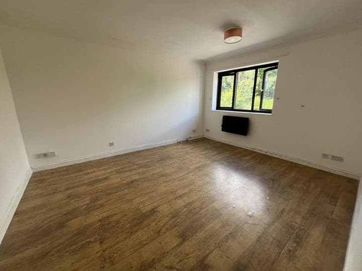 2 bedrooms apartment for sale in Stoke-On-Trent, United Kingdom - Image 3