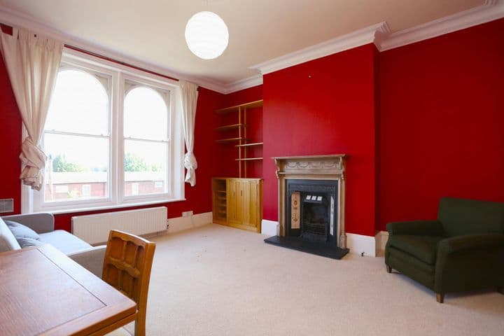 2 bedrooms apartment for sale in London, United Kingdom - Image 3