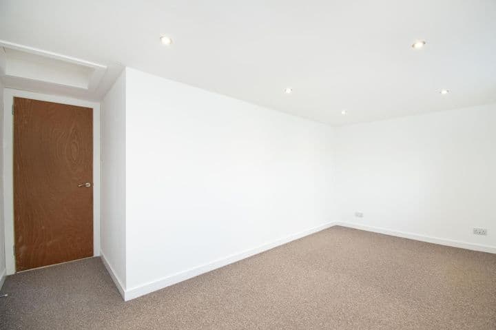 3 bedrooms apartment for sale in Montrose, United Kingdom - Image 12