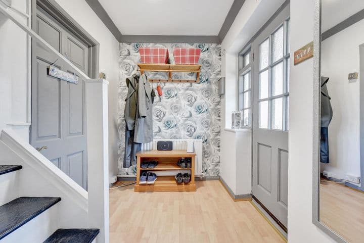 5 bedrooms house for sale in New Malden, United Kingdom - Image 4
