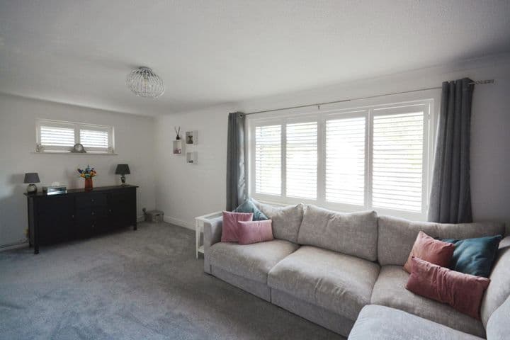 3 bedrooms house for sale in Stevenage, United Kingdom - Image 7