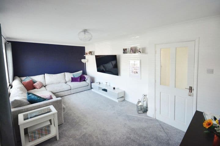 3 bedrooms house for sale in Stevenage, United Kingdom - Image 6