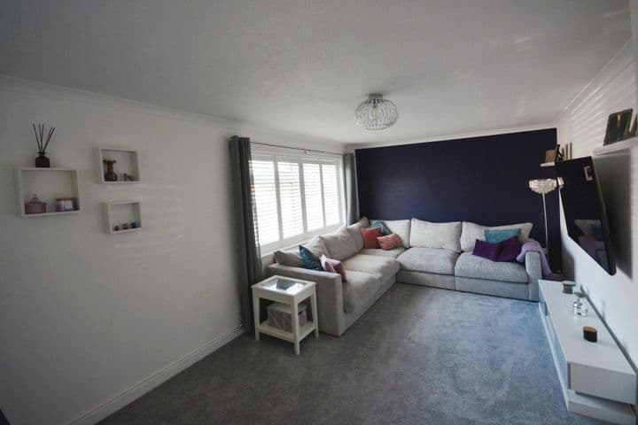 3 bedrooms house for sale in Stevenage, United Kingdom - Image 4