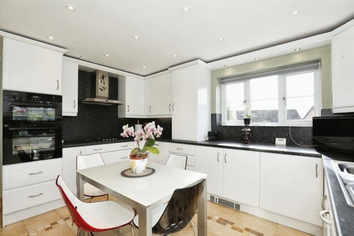 4 bedrooms house for sale in Stoke-On-Trent, United Kingdom - Image 3