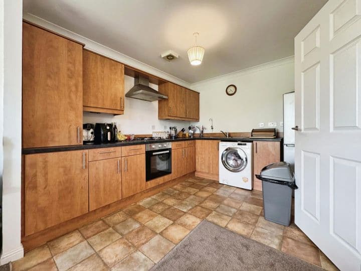 2 bedrooms apartment for sale in Glasgow, United Kingdom - Image 5