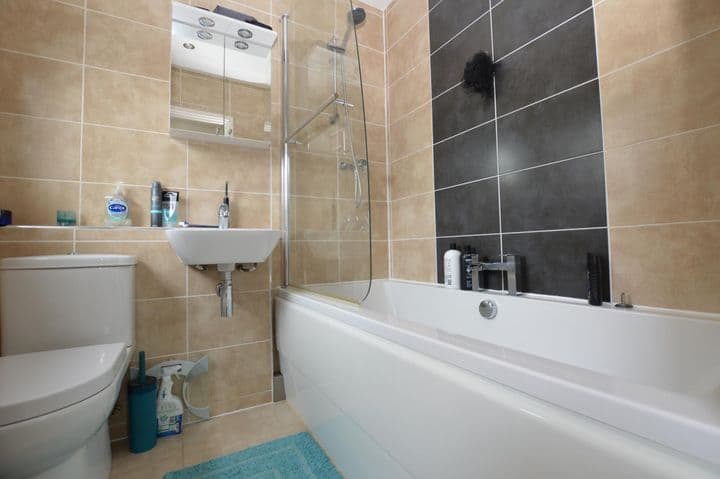 2 bedrooms house for sale in Shepton Mallet, United Kingdom - Image 12