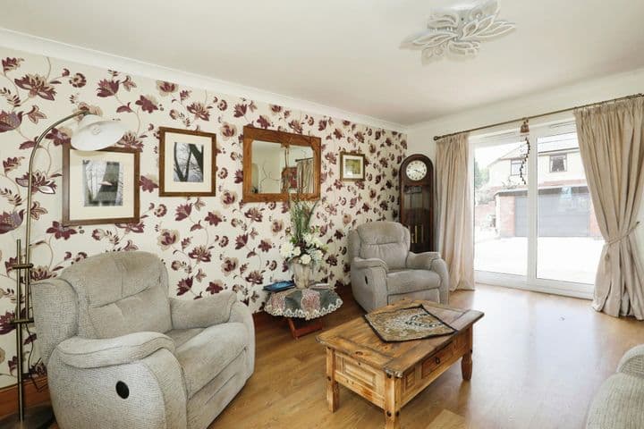 4 bedrooms house for sale in Stoke-On-Trent, United Kingdom - Image 9