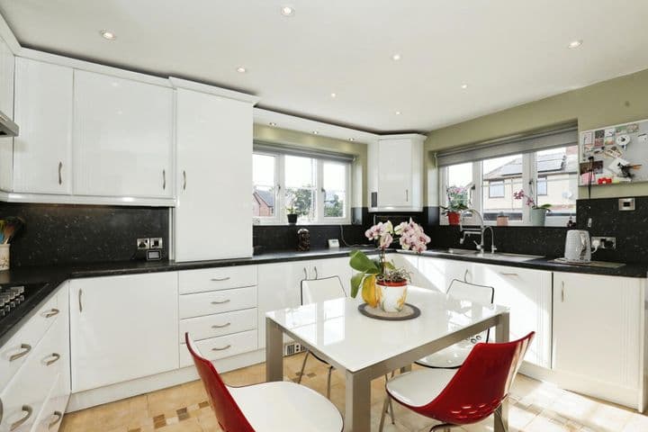 4 bedrooms house for sale in Stoke-On-Trent, United Kingdom - Image 8