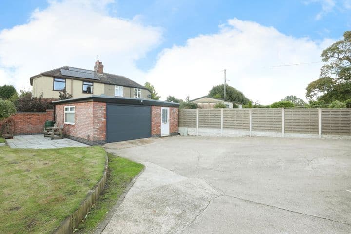 4 bedrooms house for sale in Stoke-On-Trent, United Kingdom - Image 2