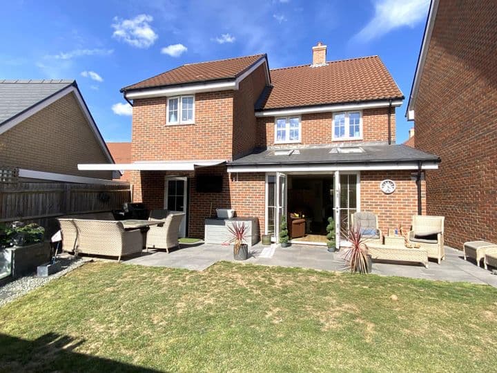 3 bedrooms house for sale in Wickford, United Kingdom - Image 2