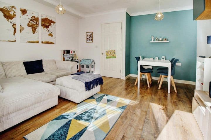 2 bedrooms house for sale in Tonbridge, United Kingdom - Image 3