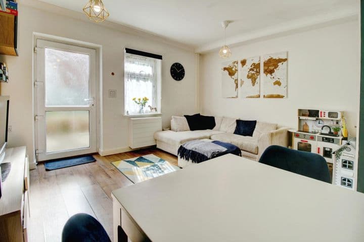 2 bedrooms house for sale in Tonbridge, United Kingdom - Image 8