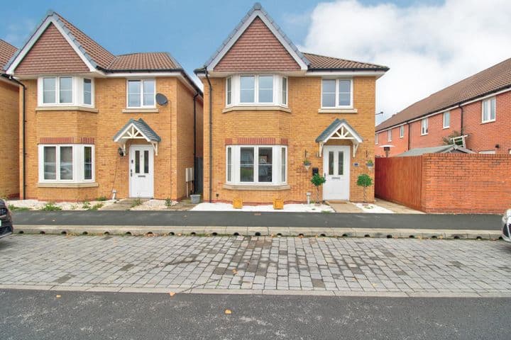 4 bedrooms house for sale in Newport, United Kingdom - Image 2