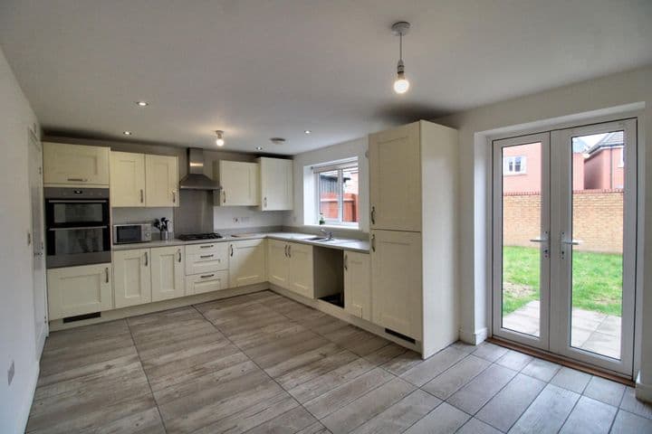 4 bedrooms house for sale in Newport, United Kingdom - Image 3